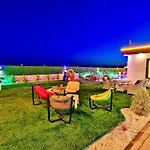 çavdır 2 Bedroom Secluded With Private Pool Hot Tub *