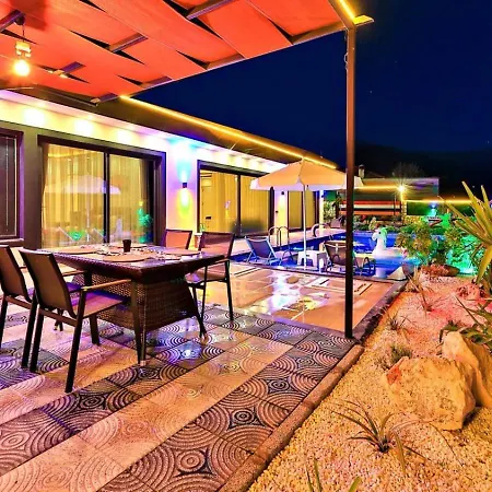 Cavdir 2 Bedroom Secluded With Private Pool Hot Tub فيلة *