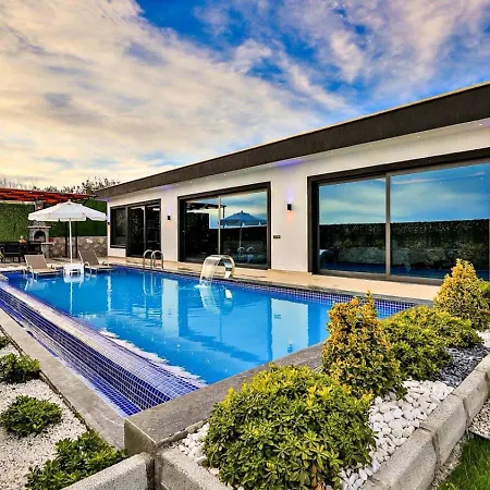 Cavdir 2 Bedroom Secluded With Private Pool Hot Tub فيلة